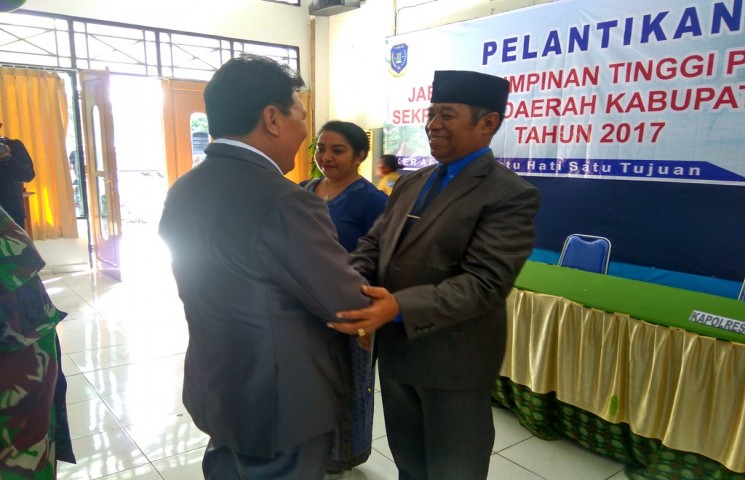 Hendrik Wurumi Jabat Sekda Kabupaten Sarmi